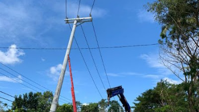 PLN Bulukumba Lakukan Pembenahan Kabel dan Beri Santunan Korban Kecelakaan di Bulukumpa