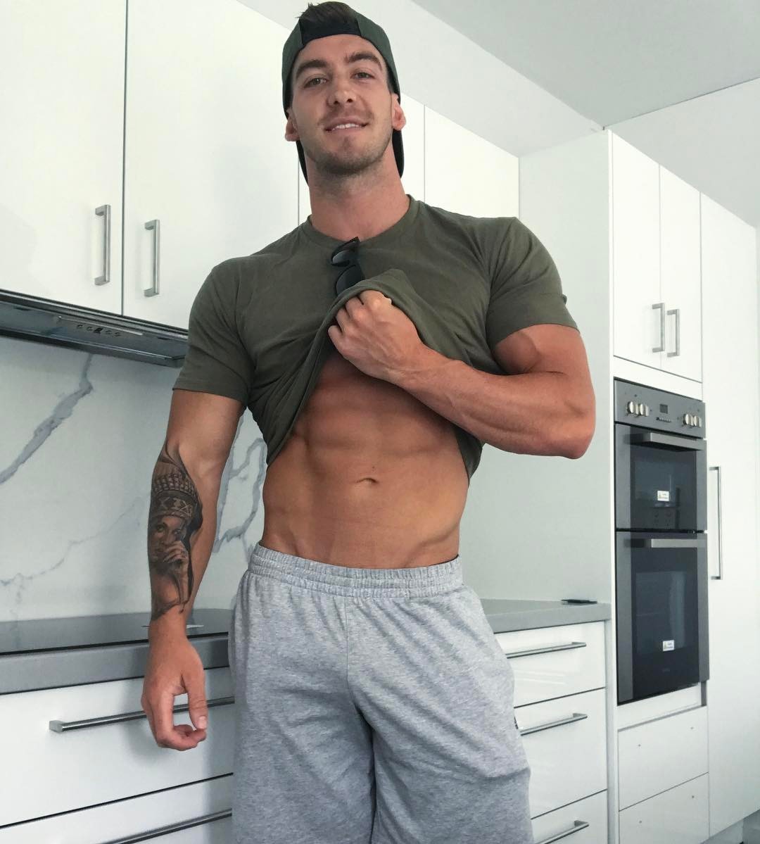 hot-masculine-man-blake-williamson-smile-naughty-tease-shirt-lift-up-abs