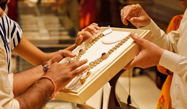 gold buyer, cash for gold, sell gold, gold buyer in delhi