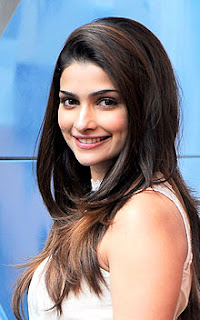 Prachi Desai in i, me, aur main 