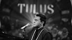 Si Besar Bersuara Emas Tulus