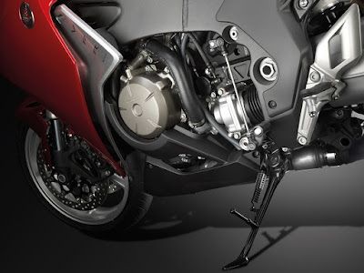 2010 Honda VFRF : Detail photos
