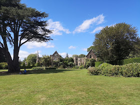 House and ruins at Nymans