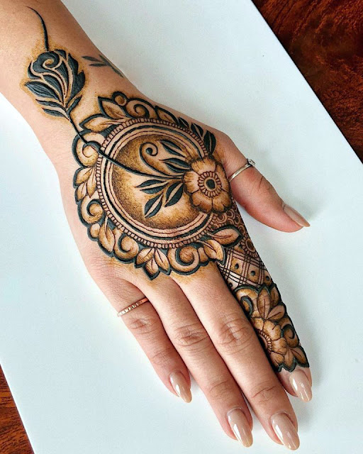 Elegant traditional Mehndi Designs for Front & Back hand