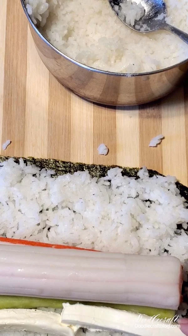 Step 4: Rolling the sushi to form a big gulper foot