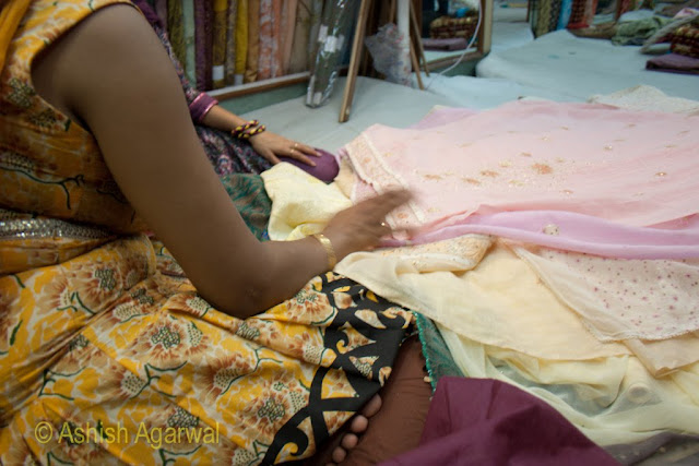 Evaluating the quality of a cloth and the design as part of the buying process