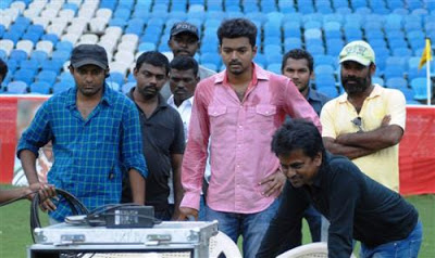 Vijay and Murugadoss at Thuppaki Shooting Spot Gallery