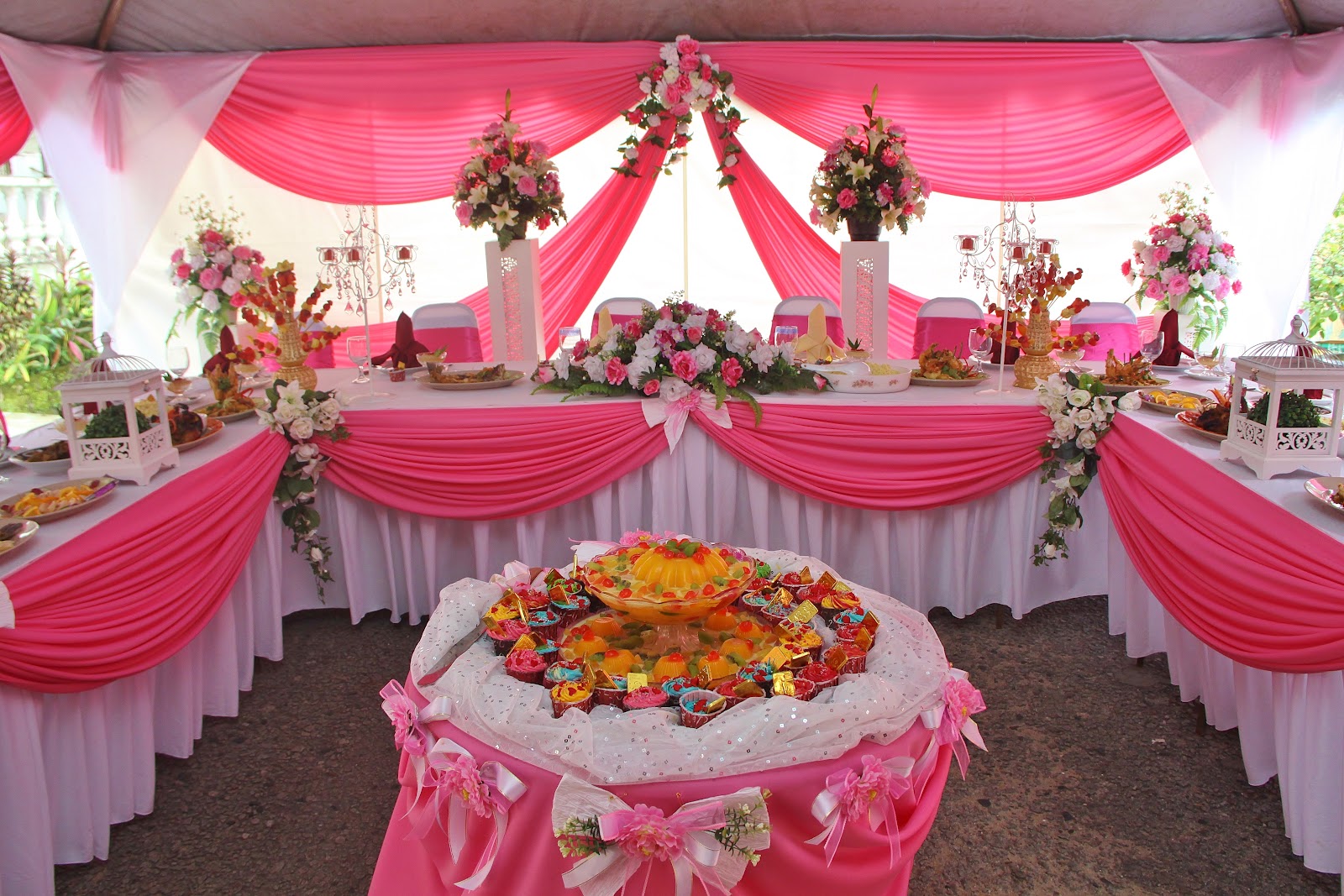 Butik Pengantin Feeza Koleksi Hiasan Meja Makan Butik Pengantin Feeza Koleksi Hiasan Meja Makan