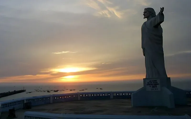 Visitar Cristo Redentor de Pacasmayo