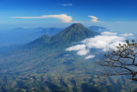 11 Gunung Tertinggi di Jawa Tengah