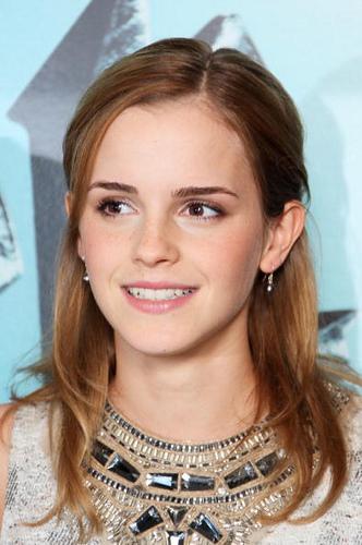 emma watson beautiful reply AiMiEE to giggity February 20 2012 0433