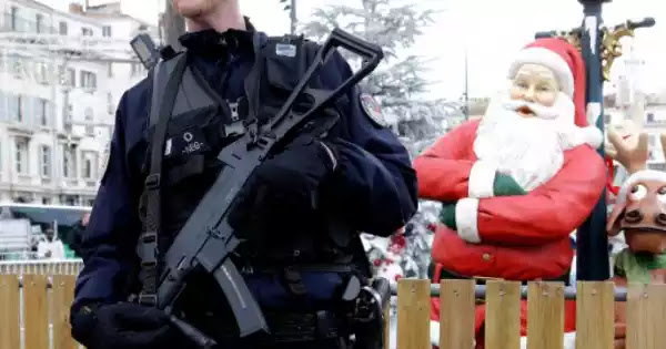 Τα διαφορετικά Χριστούγεννα - Με τον φόβο «εφόδου» της Αστυνομίας και του Εισαγγελέα ακόμα και στα σπίτια