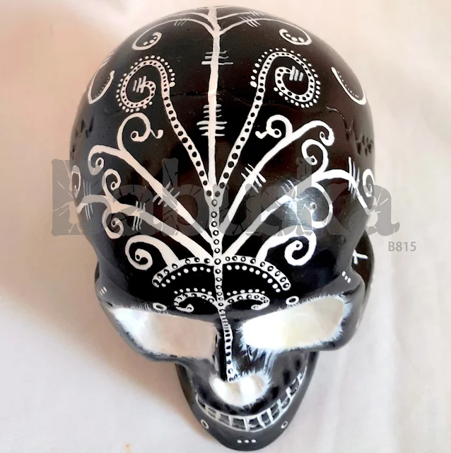 Calavera mediana Blanco y Negro Babuska