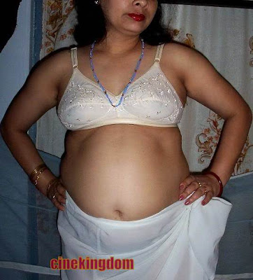 Hot Sexy Aunties Transperant Saree Stills http://rkwebdirectory.com