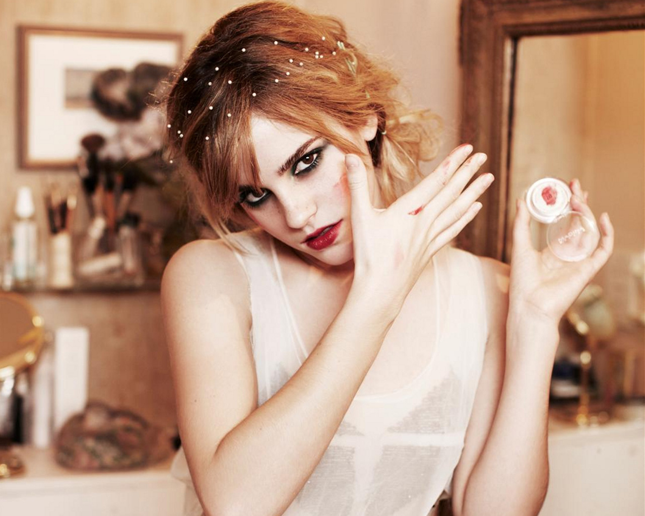 Beauty: Emma Watson - 1280 x 1024 jpeg 281kB