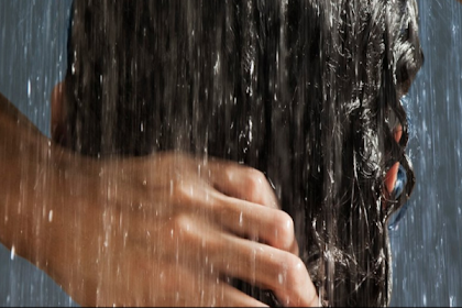 I’ve Been Washing My Hair Wrong My Entire Life, And This Is How You Should Actually Do It