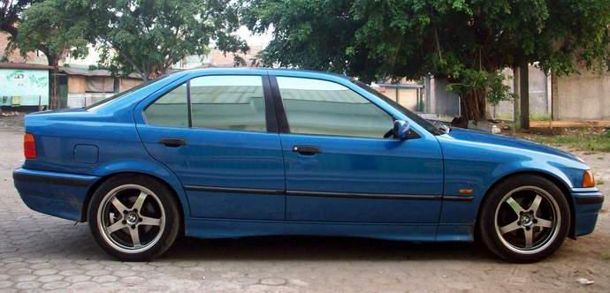 Mobil bekas: Pasang Iklan Mobil Bekas: Jual BMW 318i '97