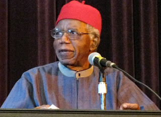 Biography Chinua Achebe