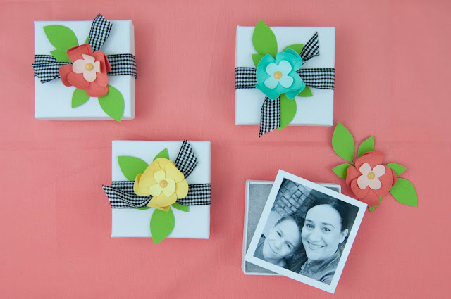 Mother's Day Photo Gift Boxes from www.jengallacher.com. Add your photos to a jewelry box and then add paper flowers and ribbon to each box. #mothersday #mothersdaycraft #kidscraft #paperflowers #jengallacher