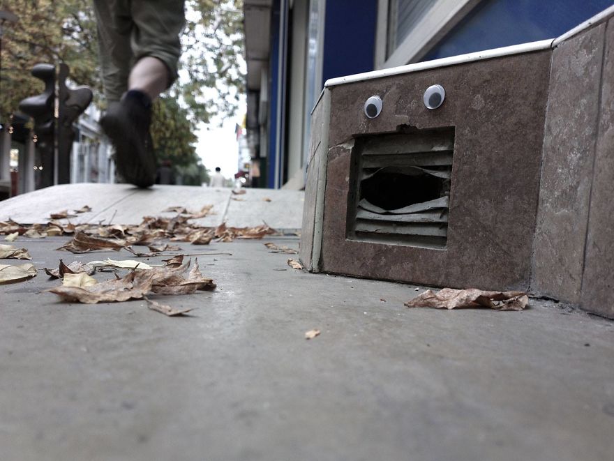 Guy Puts Googly Eyes On Broken Street Objects And The Result Is Hilarious