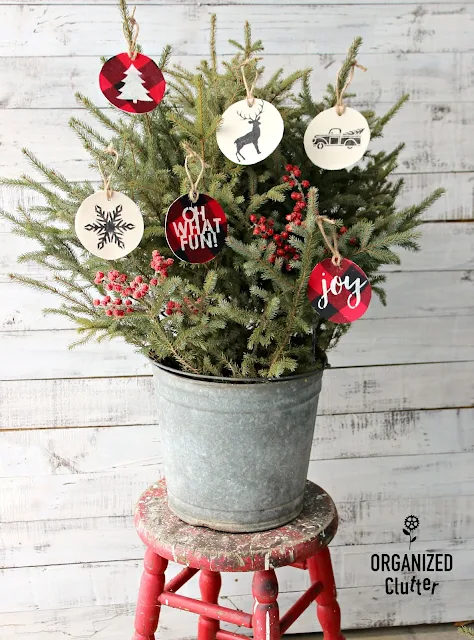 Easy DIY Fabric Stenciled Ornaments #stencil #Joannfabric #buffalocheck