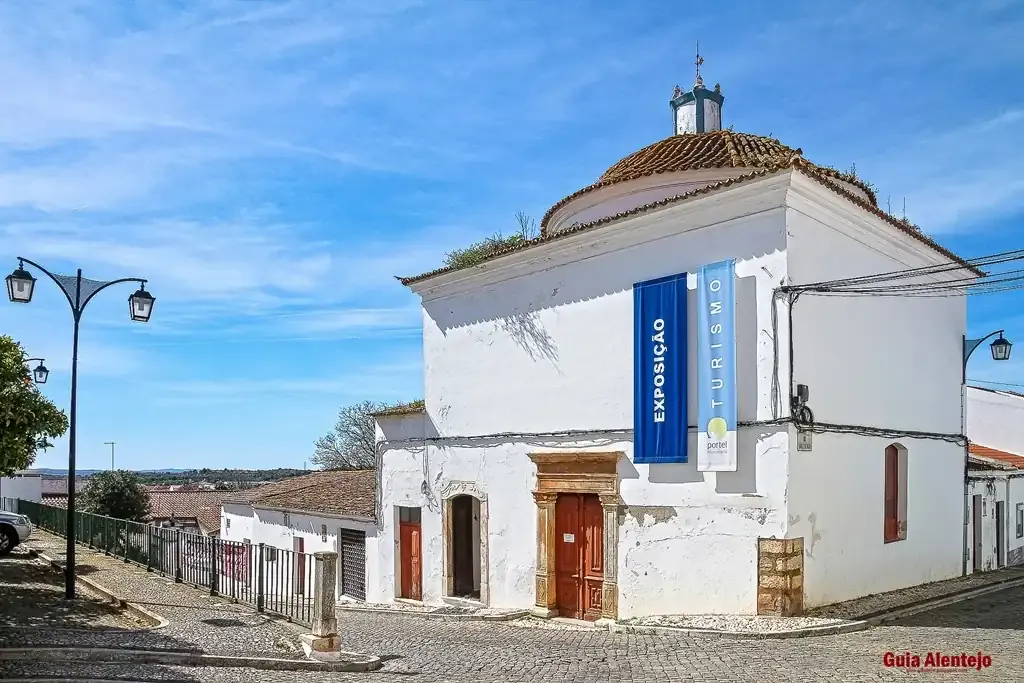 Capela-de-Santo-António-Portel-com-o-guia-alentejo