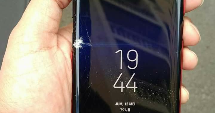 Layar LCD Samsung Galaxy S8 Plus Bisa Retak Tukang Utak 