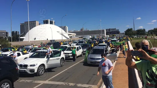 ato bolsonaro carreata xingamentos moro stf