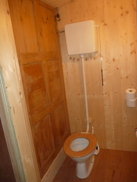 cooles WC, Holz, Spezialanfertigung, Drehslerei WC