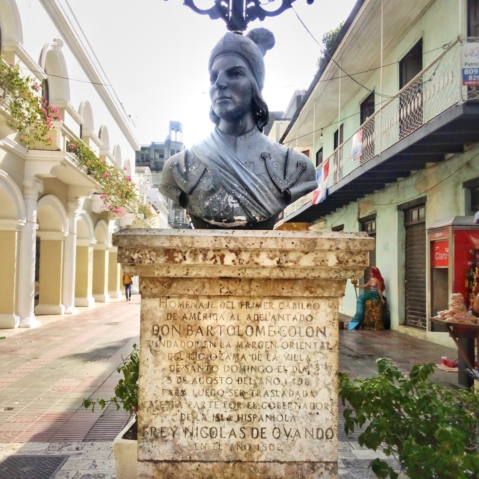 Bust of Bartolomé Colón on Calle El Conde Bust of Bartolomé Colón on Calle El Conde; he wears a helmet and military uniform