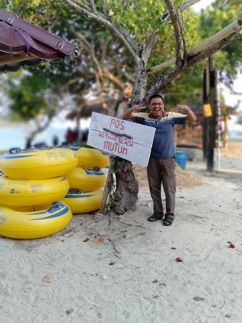 Pasir Putih di Pantai Mutun Lampung 