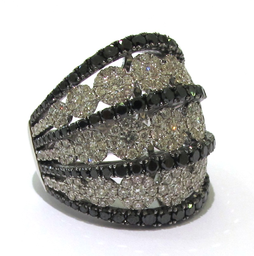 Black and White Diamond Ring | Beverly Hills