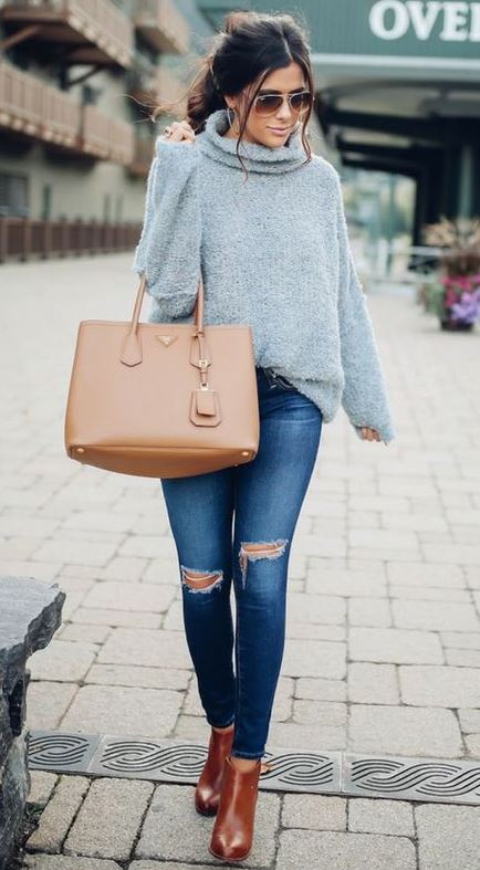 simple outfit idea to copy right now | skinny jeans + boots + bag + oversized sweater