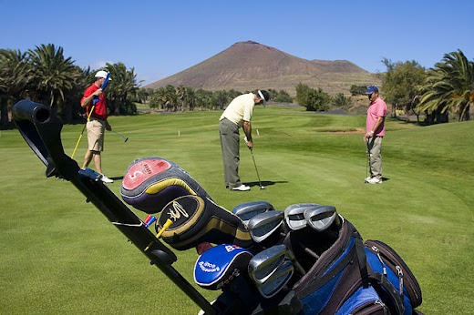 Callaway Golf Bag - What to Consider When Getting a New Golf Bag.