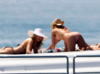 Hayden Panettiere Attempts The Jessica Alba Bikini Ass Pose 