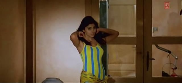 [Actress_Shriya_in_swimsuit_hot+(4).jpg]