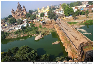 River Betwa separating Orchha fort from the town, Bundelkhand region, central India - Images by Sunil Deepak