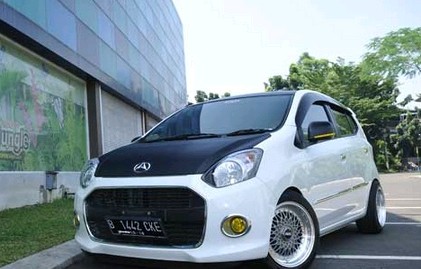  Contoh  Gambar Modifikasi  Elegant Mobil  Daihatsu  Ayla  