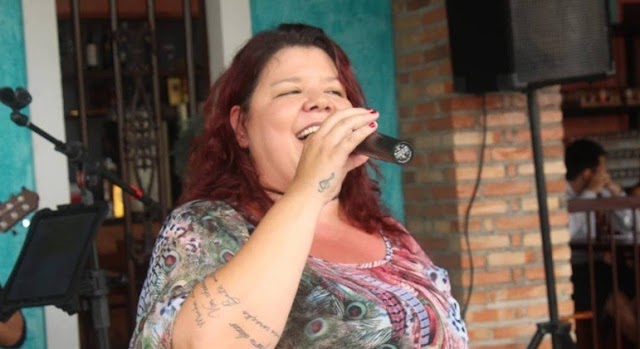 Morre cantora Cláudia Garcia, aos 49 anos, vítima de covid-19