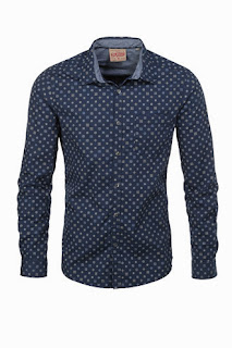 http://www.esprit.es/hombres/tendencias-y-especiales/dise-os-para-el-fin-de-semana/camisa-de-algodón-estampada-123CC2F013_480