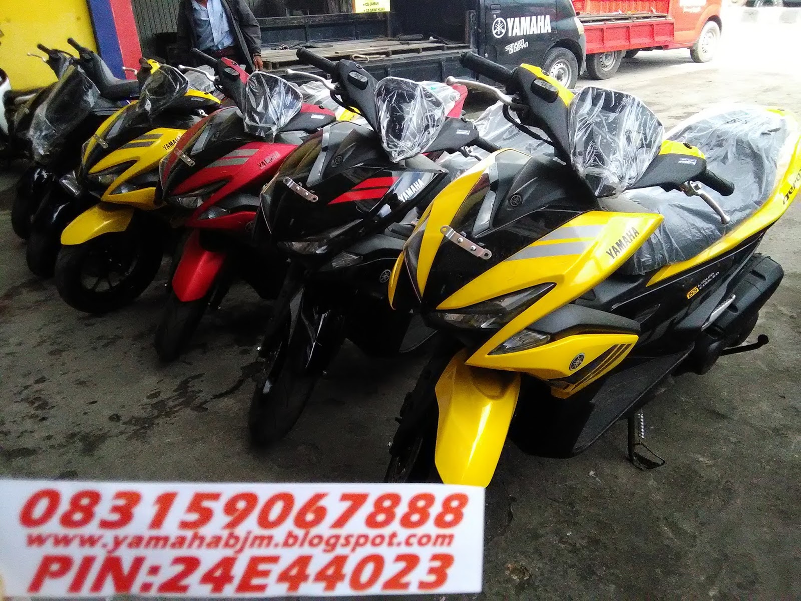 AEROX 155 VVA R VERSION S VERSION Daftar Harga Motor Yamaha