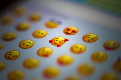 how to, emogi, sad emoji, happy emojies