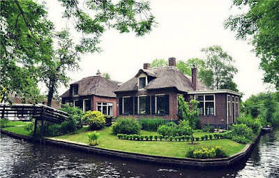 Tourism village In Giethoorn Netherlands