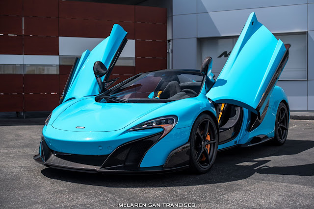 McLaren 675LT Spider in Fistral Blue