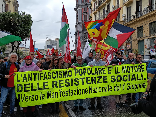 Spezzone dei sindacati di base. Lo striscione recita: l'antifascismo popolare è il motore delle resistenze sociali. #Verso la manifestazione nazionale del 1 giugno#