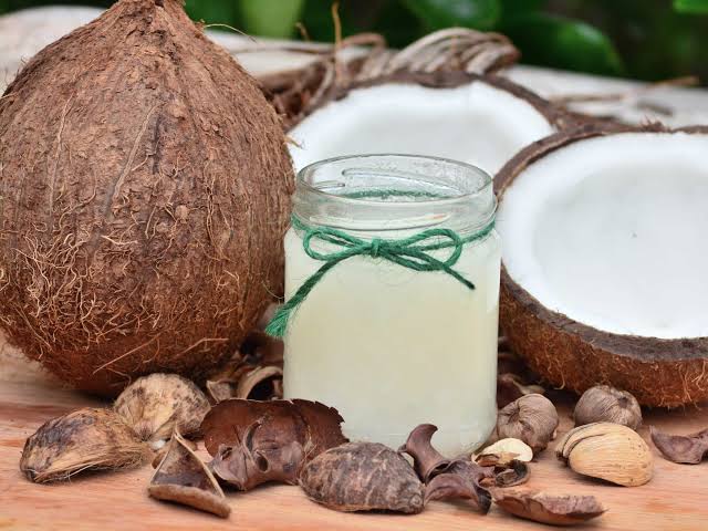 8 Unbelievable Health Benefits of Coconut, नारियल के अद्भुत फायदे,benefits of coconut oil,नारियल तेल,नारियल तेल के फायदे,नारियल हमारी हेल्थ के लिए हैं कारगर