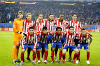 ATHLETIC CLUB DE MADRID - Madrid, España - Temporada 2009-10 - De Gea, Forlán, Domínguez, Ujfalusi, Perea y Raúl García;  Reyes, Kun Agüero, Assuncao, Antonio López y Simao - Athletic Madrid 2 (Forlan 2), FULHAM 1 (Davies) - 12/05/2010 - Europa League, final - Hamburgo (Alemania), Nordbank Arena - El Atlético de Madrid gana su primera Europa League