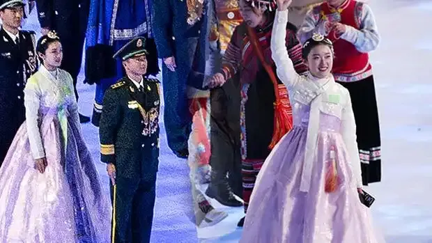 2022 베이징동계올림픽에 결국 등장한 중국인이 입은 한복