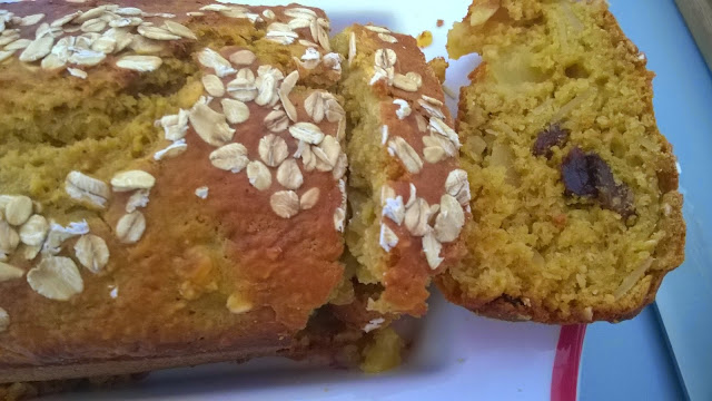 Cake aux pommes, avoine, raisins, sans beurre