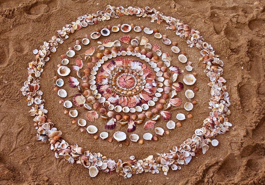 Artist Turns Natural Objects Into Mesmerizing Mandalas And Leaves Them For People To Discover